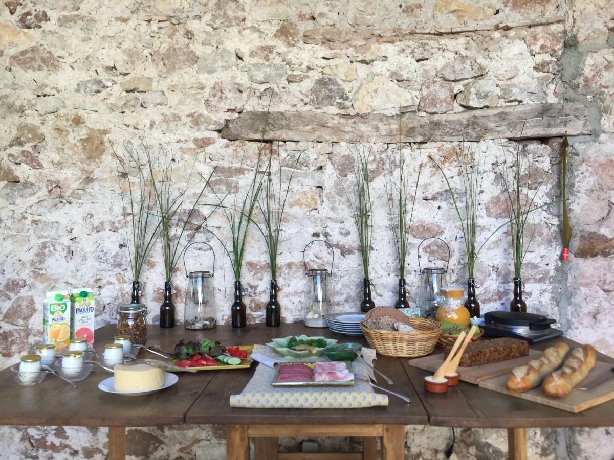 Bed and Breakfast Domaine De Brousson La Tour-sur-Orb Экстерьер фото