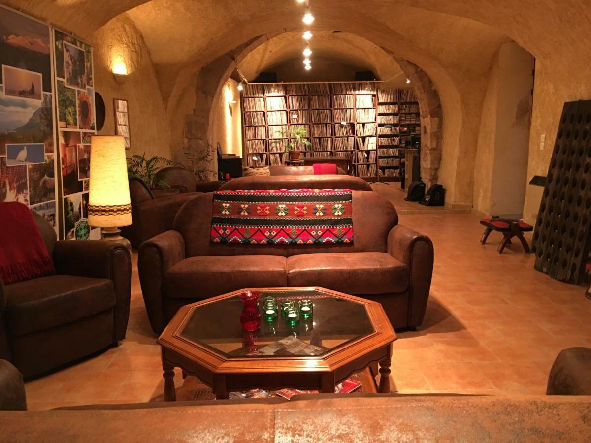 Bed and Breakfast Domaine De Brousson La Tour-sur-Orb Экстерьер фото